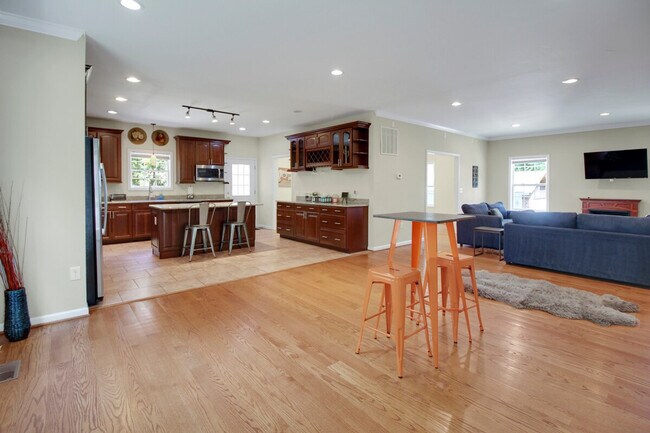 Foto del edificio - 6799 Wilson Blvd