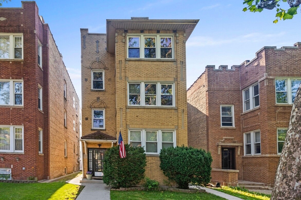 Primary Photo - 5639 N Artesian Ave