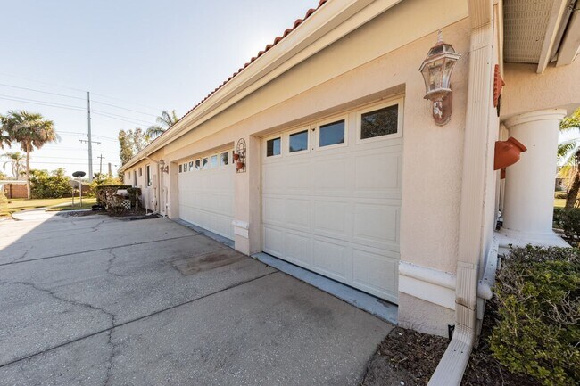 Foto del edificio - 2545 Partridge Dr