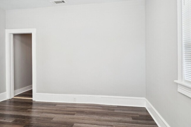 Foto del edificio - 504 W 48th St