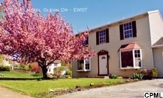 Primary Photo - 3 bedroom in Deer Path Woods