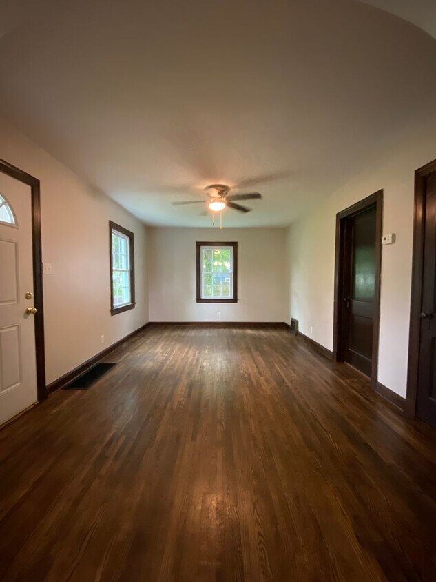 Primary Photo - 3 Bedroom Single Family Home!