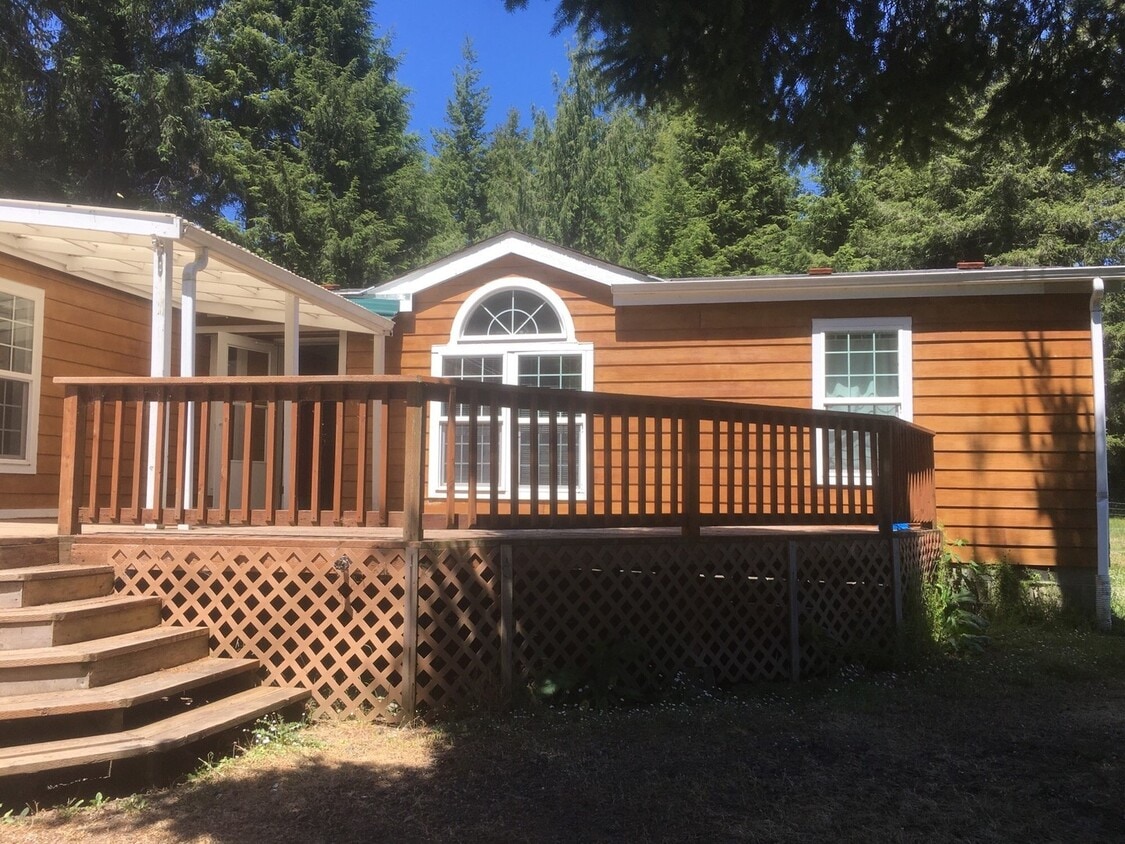 Foto principal - Spacious 3 bedroom home