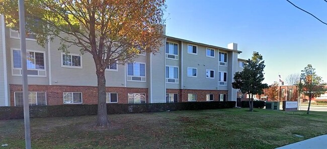 Building Photo - 3260 Bickers St