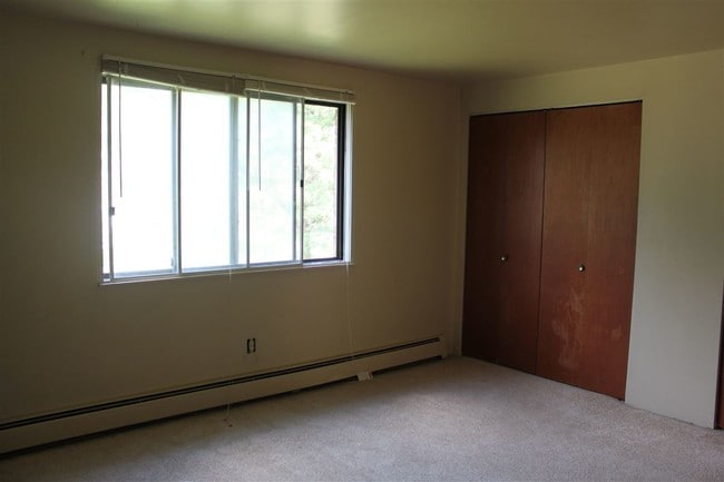 Building Photo - 45 Denrose Dr