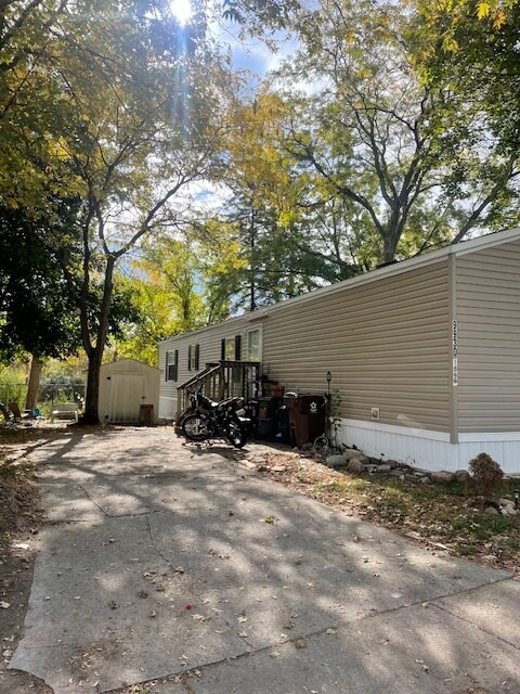 Foto del edificio - 9930 Geraldine St