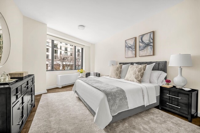 Building Photo - 62 W 62nd St