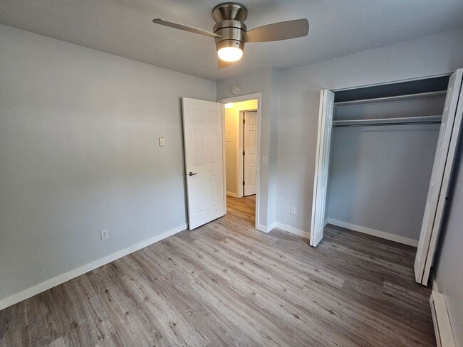 Building Photo - 301 N Raymond Rd