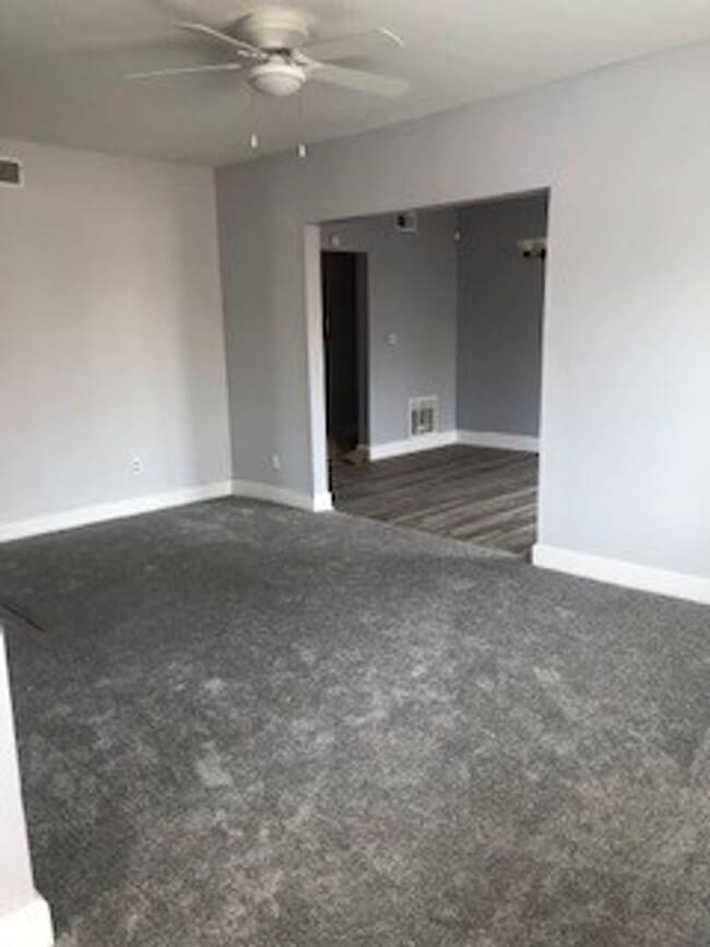 Building Photo - Spacious Two Bedroom near Washington Blvd ...