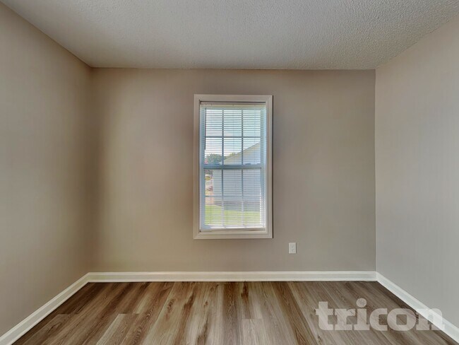 Building Photo - 5119 Daffodil Ln