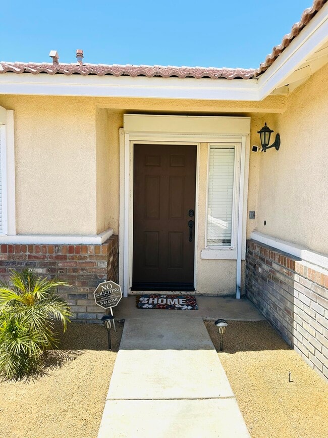 Building Photo - 78780 Birchcrest Cir