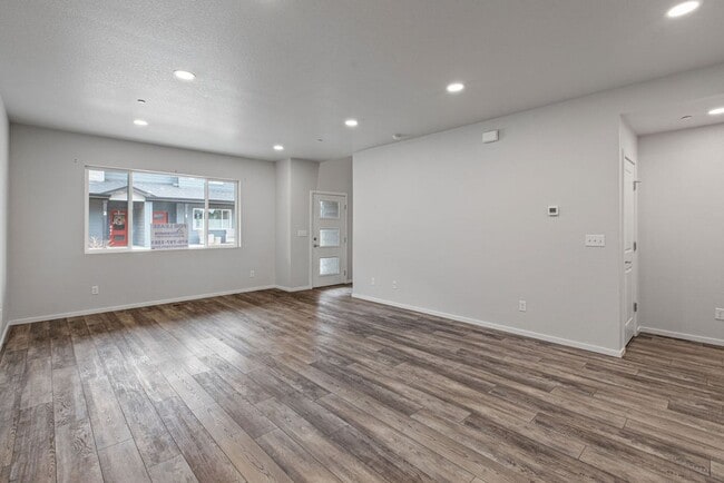 Building Photo - Two Story Town Home North Fort Collins