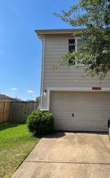 Foto del edificio - 18123 Temple Hill Ln