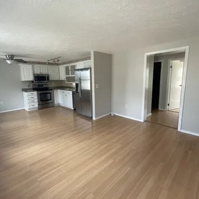Building Photo - Charming 2BR Condo in Southbridge
