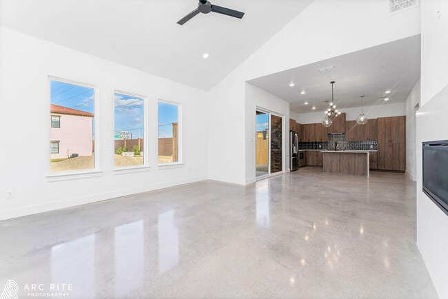 Building Photo - 4509 22nd Pl