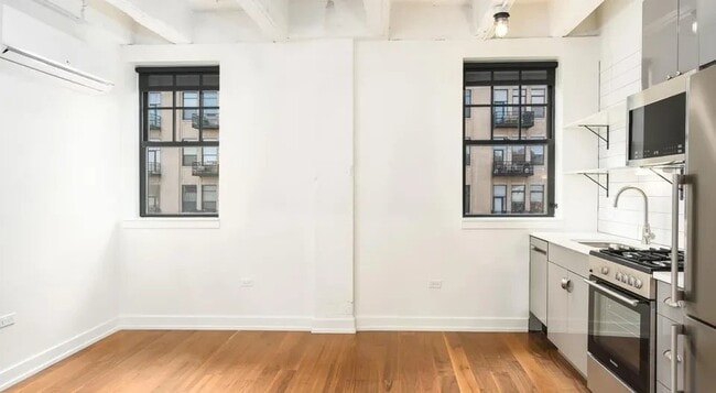 Photo - 1515 W Monroe St (Chicago, IL) Apartment