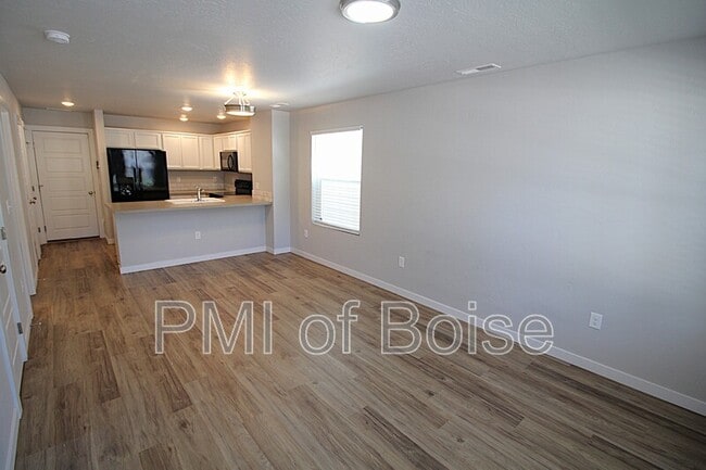 Building Photo - 960 S Nautilus Ave