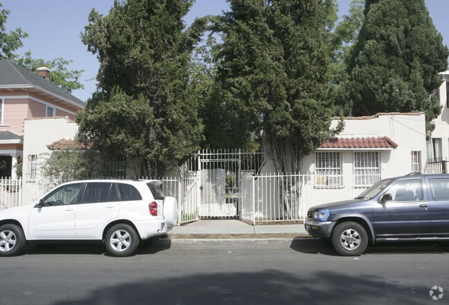 Building Photo - Burlington Bungalows