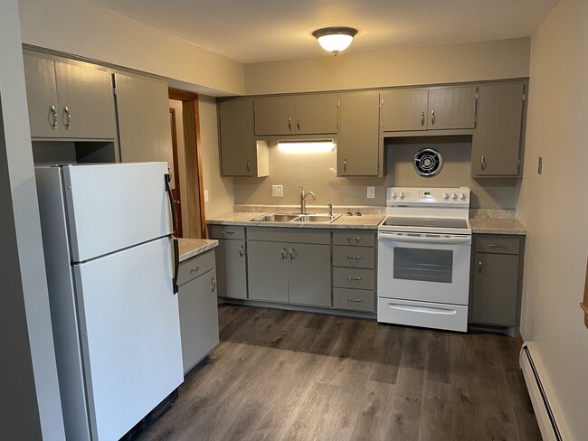 Building Photo - 608 S Anderson St
