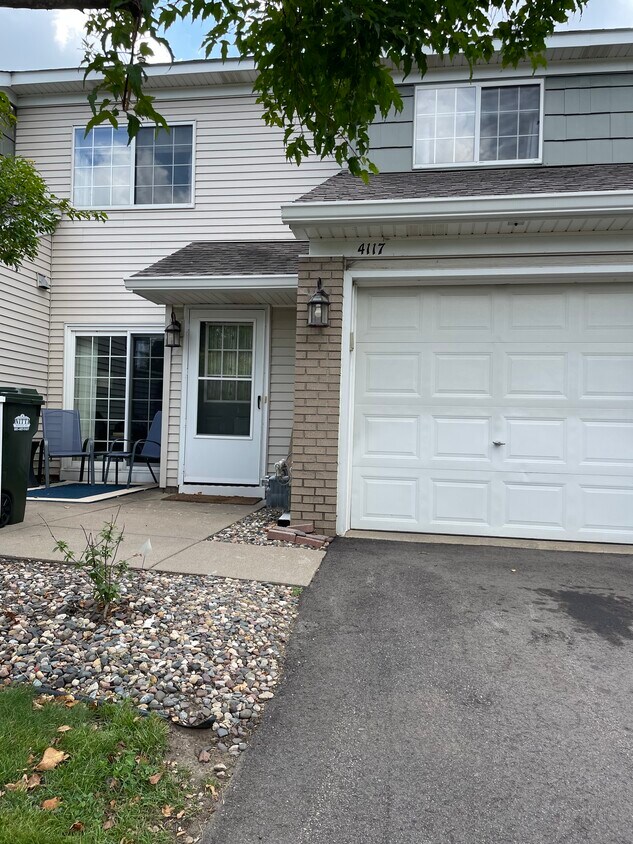 4117 Durham Ct, Eagan, MN 55122 Townhome Rentals in Eagan MN