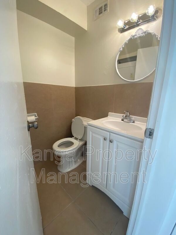 Foto del edificio - 2632 NW 52nd Ave