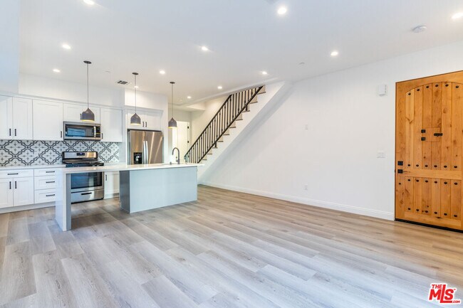 Foto del edificio - 5325 Ben Ave