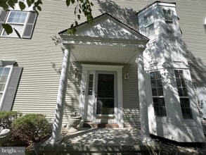 Building Photo - 301 Park Knoll