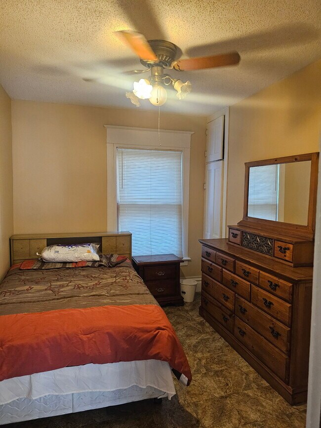 Foto del edificio - 809 W 4th St