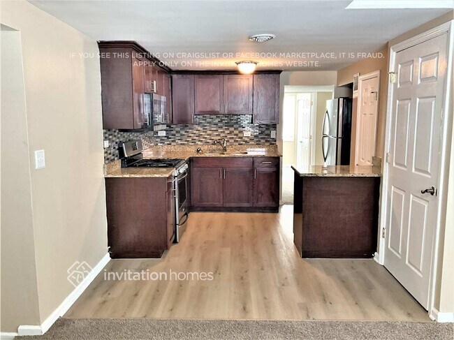 Foto del edificio - 4949 Paxton Rd