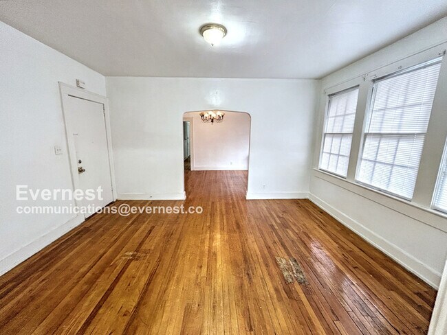 Foto del edificio - 904 3rd St W