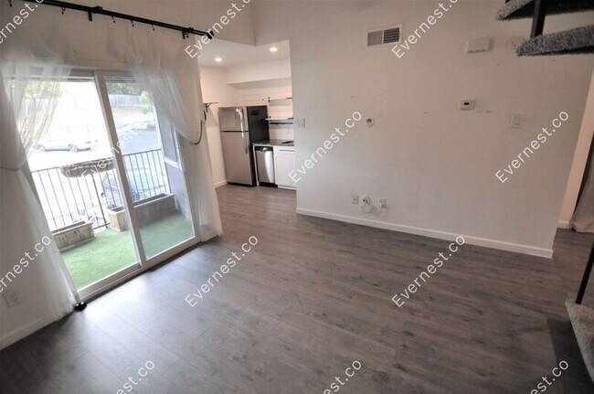 Building Photo - 1840 Burton Dr