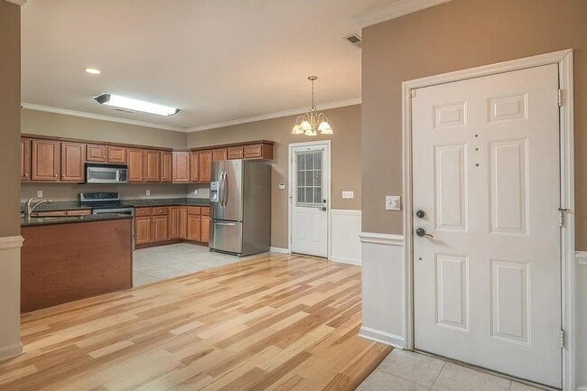 Building Photo - 2600 Kingsley Ct