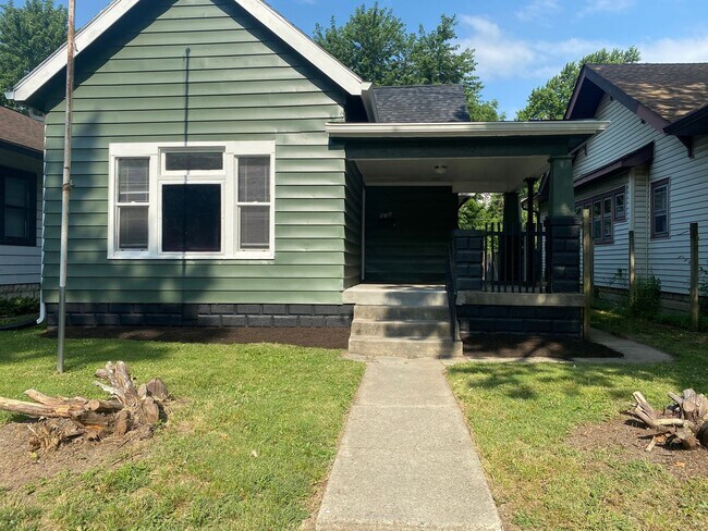Building Photo - 3 bed 1 bath home in Center Township