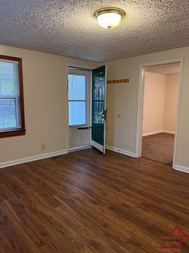 Foto del edificio - 864 Treewood Dr