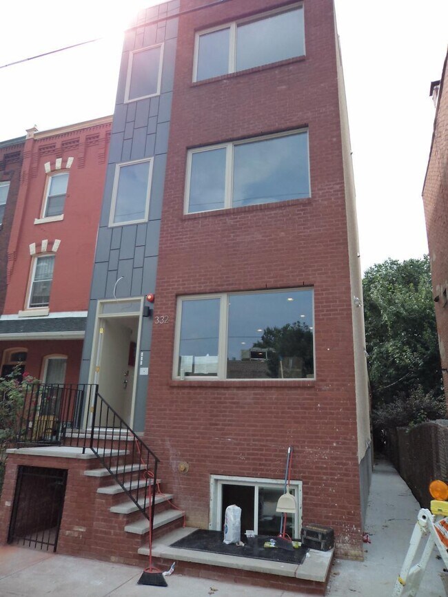 Building Photo - 332 N 41st St