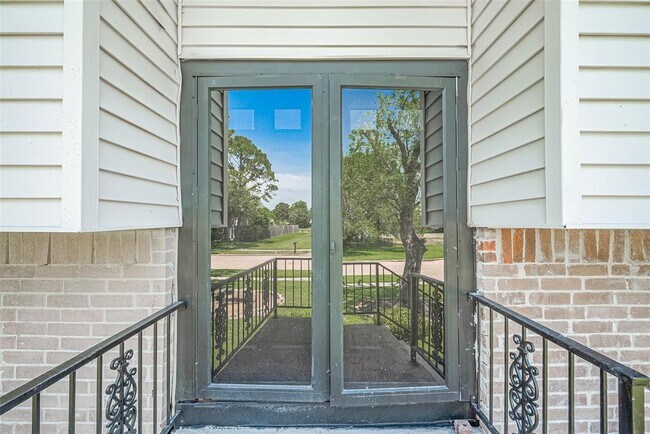 Foto del edificio - 413 E Castle Harbour Dr