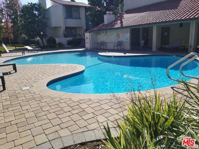 Foto principal - 4866 1/2 McConnell Avenue, Los Angeles, CA 90066 - 4 BR 3 BA condo