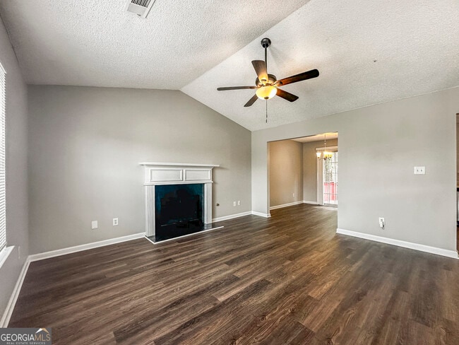 Foto del edificio - 255 Buffington Dr