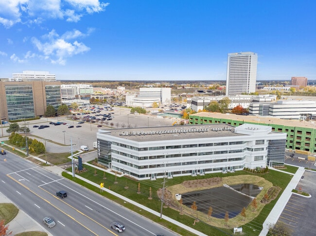 Building Photo - Lindsey Living