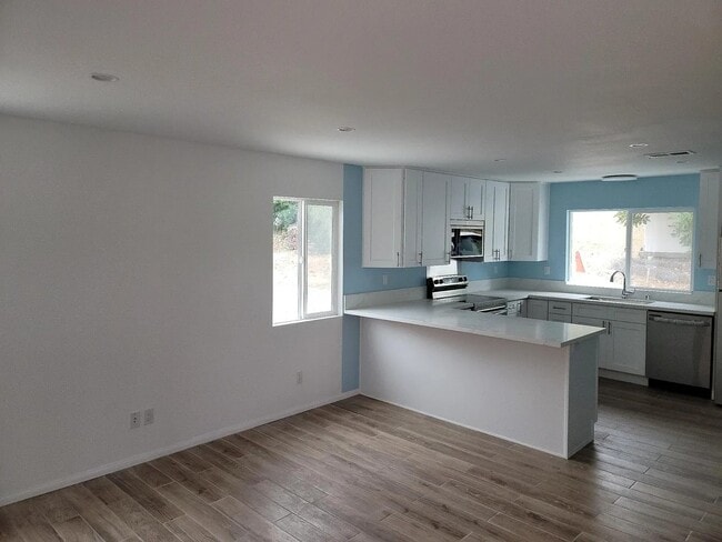 Foto del edificio - 9612 Petite Ln
