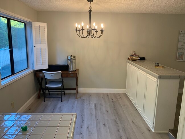 Breakfast area - 21217 Lassen St