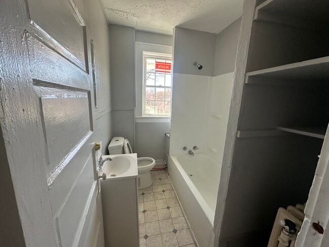 Building Photo - HANOVER DUPLEX