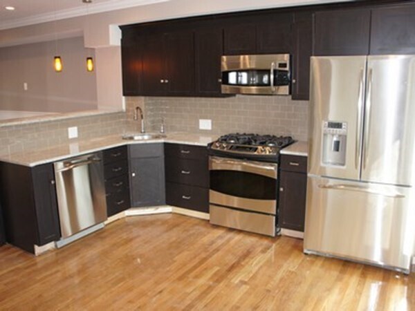 Building Photo - 473 E 6th St