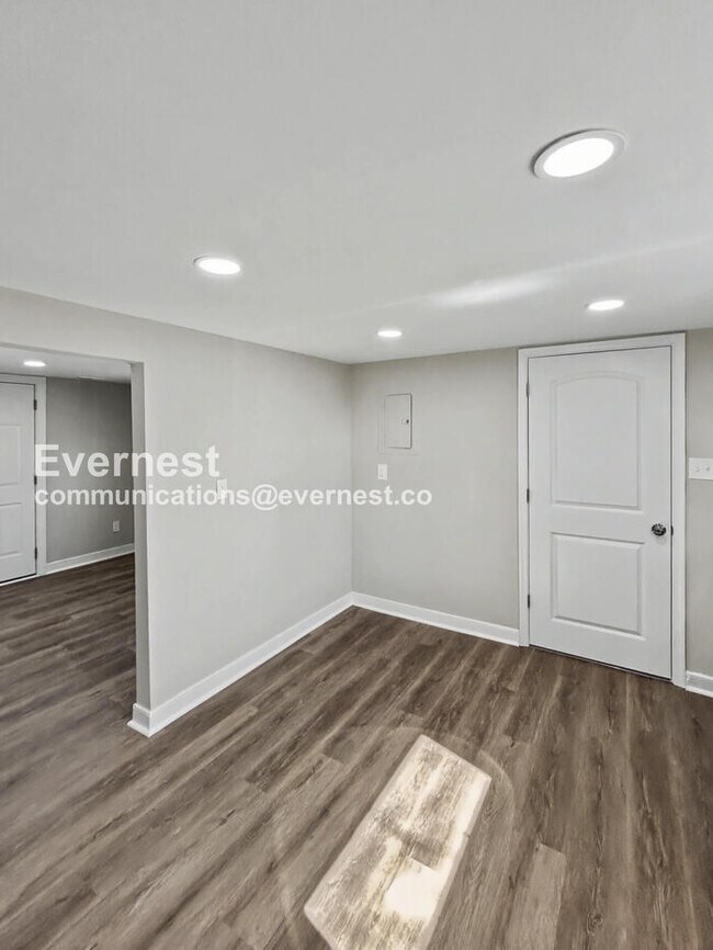 Foto del edificio - 1006 Turner Rd