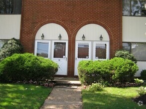 Building Photo - 627 Chestnut St