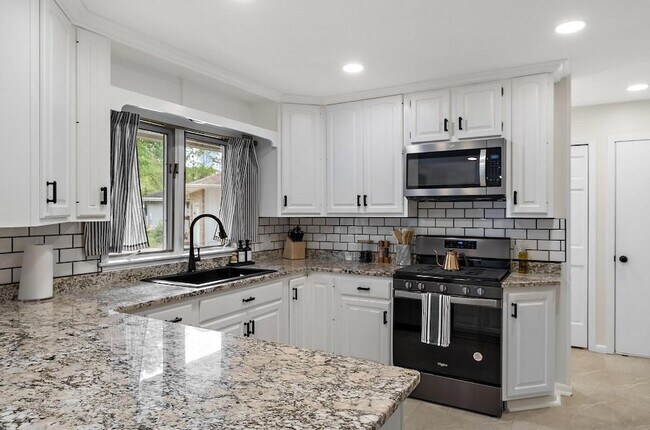 Foto del edificio - 1424 Vista Ln SW