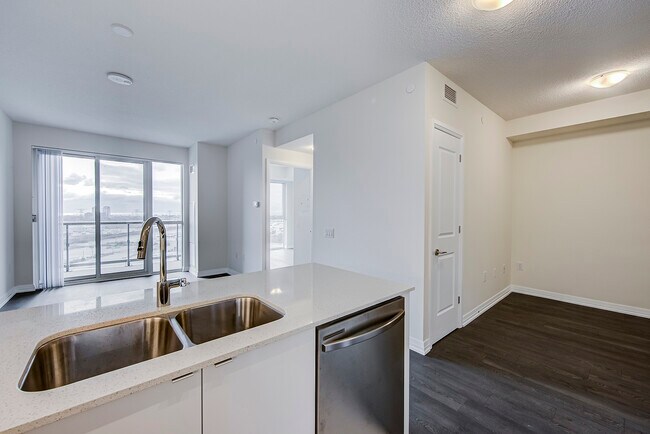 Building Photo - 50-1150 Thomas Riley Rd