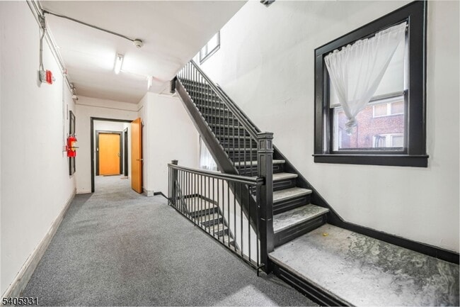 Foto del edificio - 420 Bloomfield Ave