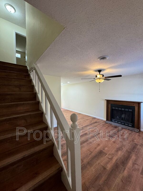 Foto del edificio - 1511 Rustic Dr