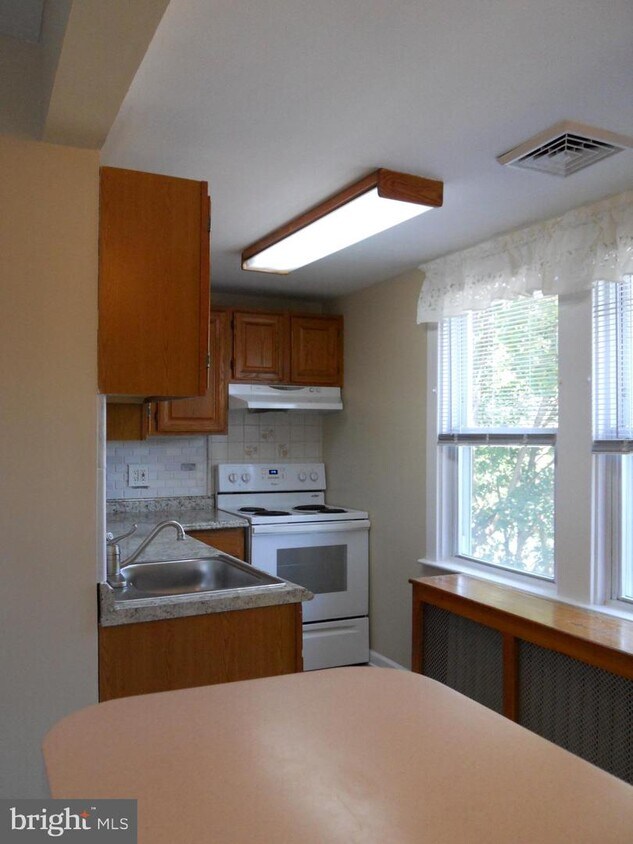 1005 Weller Ave Unit 2ND FL, Havertown, PA 19083 Apartment for Rent